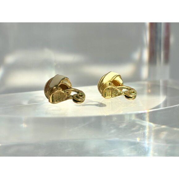 Vintage Ivory Enamel Braided Tiny Classy Monet Signed Clip On Stud Earrings - Picture 6 of 7